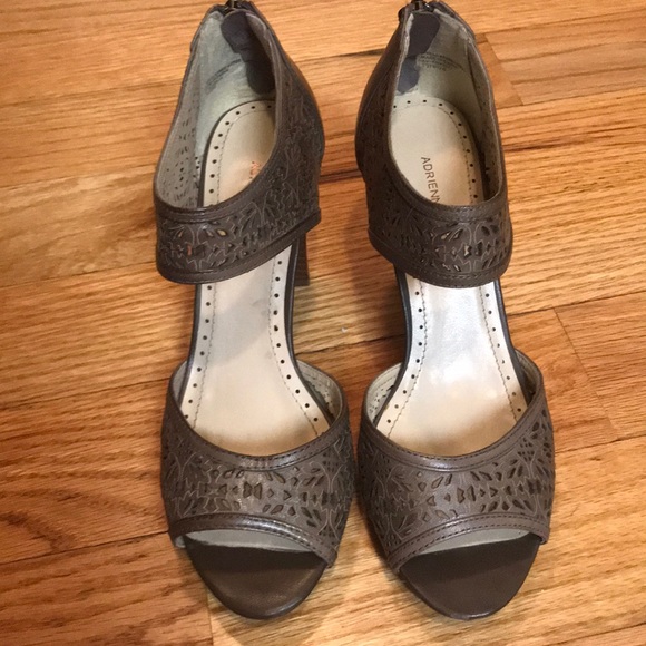 Adrienne Vittadini dark taupe dressy heel - Sz 7.5 - Picture 3 of 8